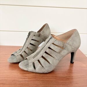 Aerosoles Heel Rest Lambada Peep Toe Ankle Booties Heels Shoes Grey Suede Sz 6.5